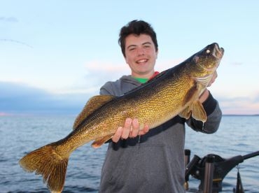 Kinn's Sport Fishing - Sturgeon Bay Tiara 36'